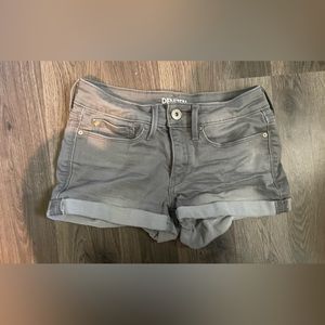 Levi shorts gray